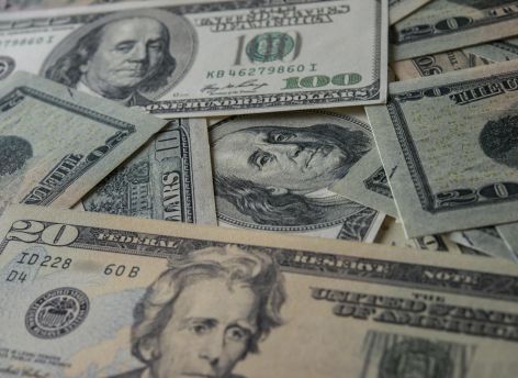 ​Курс доллара на Forex достиг 113,75 рубля в канун Нового года