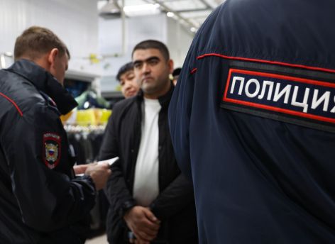 Полиция в России получит право свободно заходить в дома мигрантов