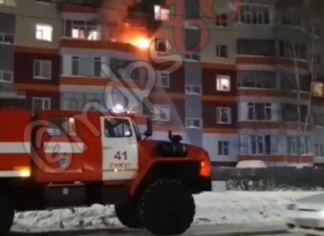 В пятиэтажке на 50 лет ВЛКСМ в Сургуте вспыхнул пожар