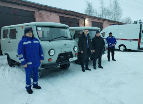 ​В Лянторскую больницу поступили новые автомобили
