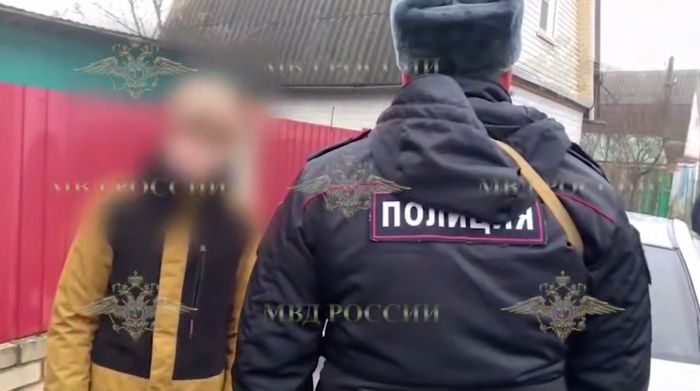 В Курске подросток с молотком и жидкостью для розжига ворвался в школу