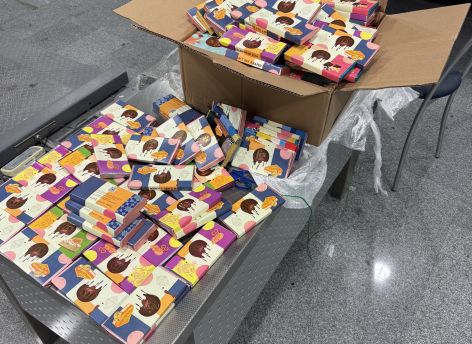 Контрабанда с привкусом какао: жители Тюмени пытались провезти 256 плиток дубайского шоколада