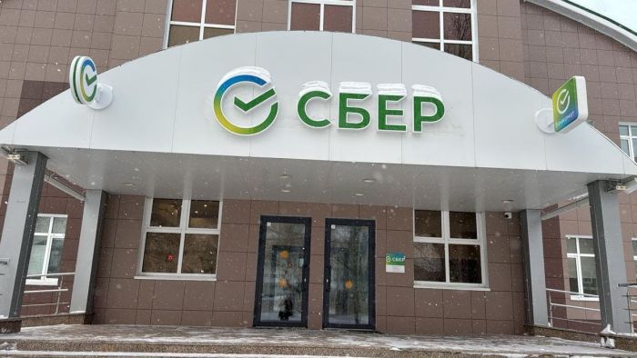 ​Обновленные офисы Сбера открылись в Урае и Нягани