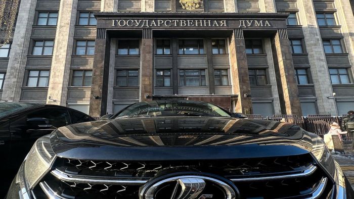 ​Не хуже БМВ: председатели комитетов Госдумы пересели на седан «Lada Aura»
