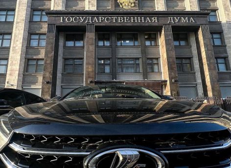 ​Не хуже БМВ: председатели комитетов Госдумы пересели на седан «Lada Aura»