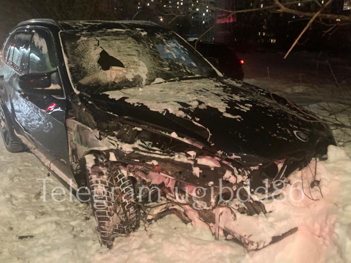 ​В ХМАО столкнулись две иномарки, есть пострадавшие