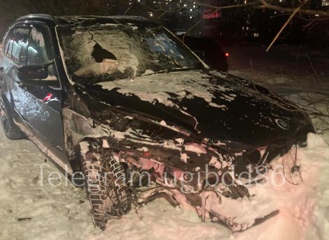В ХМАО столкнулись две иномарки, есть пострадавшие