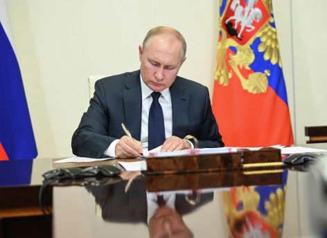 Путин утвердил новые меры поддержки семей с детьми