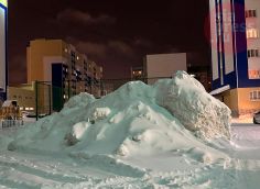 ​Говорят, в Сургуте стали лучше чистить снег. Верим? // ОБЗОР СИА-ПРЕСС
