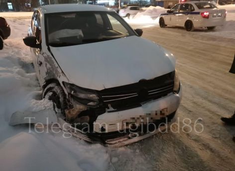 В Нижневартовске водитель Opel нарушила правила и спровоцировала ДТП