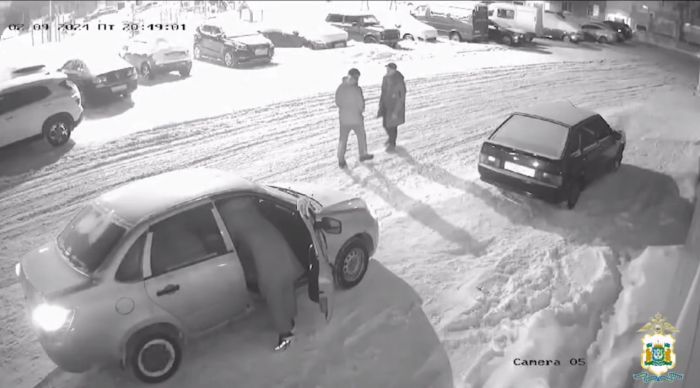 ​В Пыть-Яхе двое мужчин угнали авто, избили владельца и угрожали убийством