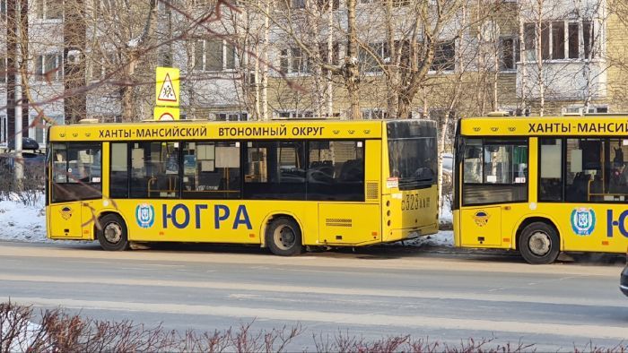 ​Тройное ДТП: в Сургуте столкнулись автобус и два легковых авто