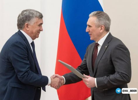 ​Награды за труд: Александр Моор отметил заслуги жителей Тюменской области