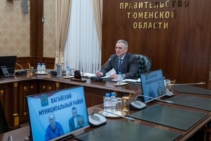 ​Александр Моор провел личный прием граждан: ремонт детсада, спортплощадка и помощь семьям