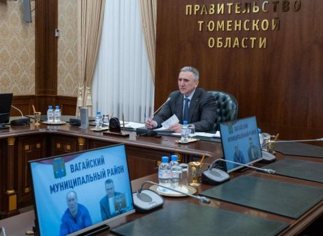 ​Александр Моор провел личный прием граждан: ремонт детсада, спортплощадка и помощь семьям