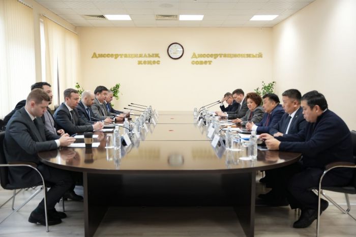 ​Тюменская область укрепляет сотрудничество с Казахстаном в нефтегазовой и научной сферах