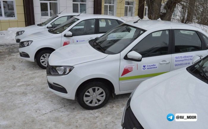 ​34 новых автомобиля поступили в районные больницы Тюменской области
