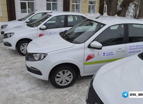 ​34 новых автомобиля поступили в районные больницы Тюменской области