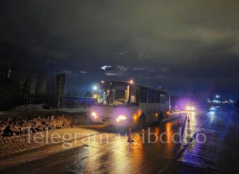 ​В ХМАО водитель автобуса насмерть сбил пожилого пешехода