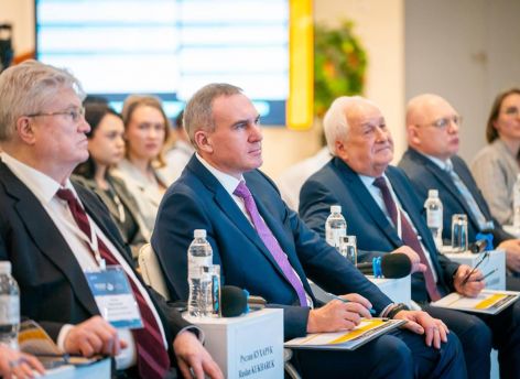 ​В Югре в восьмой раз проходит форум «Нефтяная столица». На этот раз в Сургуте