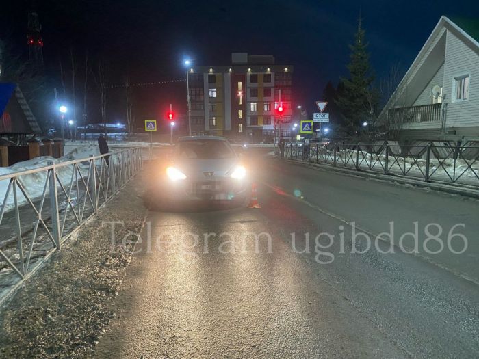 В Ханты-Мансийске на пешеходном переходе сбили женщину