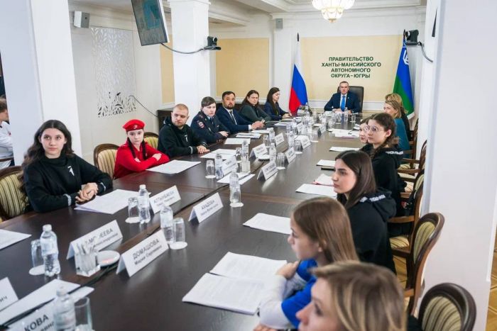 ​Молодые югорчане написали сотни грантовых заявок на конкурсы «Движения Первых» и «Российской школьной весны»