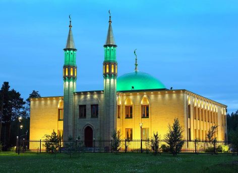 ​Губернатор Югры Руслан Кухарук поздравил мусульман с Ураза-байрамом