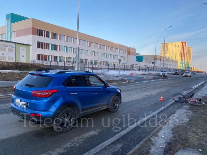 В Ханты-Мансийске начинающий водитель сбил велосипедиста