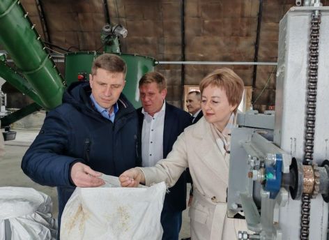 ​В Югре открылся завод по производству древесной муки