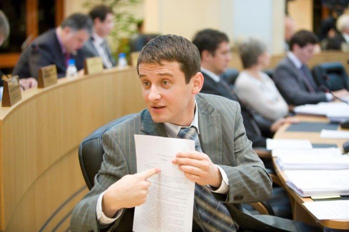Руководителю управления кадровой службы ПАО «Сургутнефтегаз» Руслану Кузе – 50 лет!