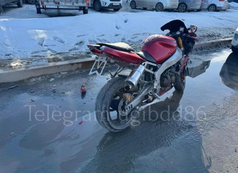 Разворот с нарушением: в Сургуте пенсионерка на иномарке сбила байкера