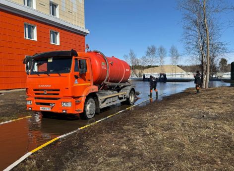​В Сургуте затопило «Голд Фиш». Городские службы устраняют подтопление