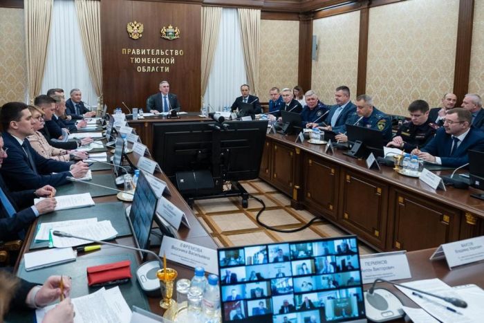​В Тюменской области усилят меры безопасности на майские праздники и проведут парад Победы