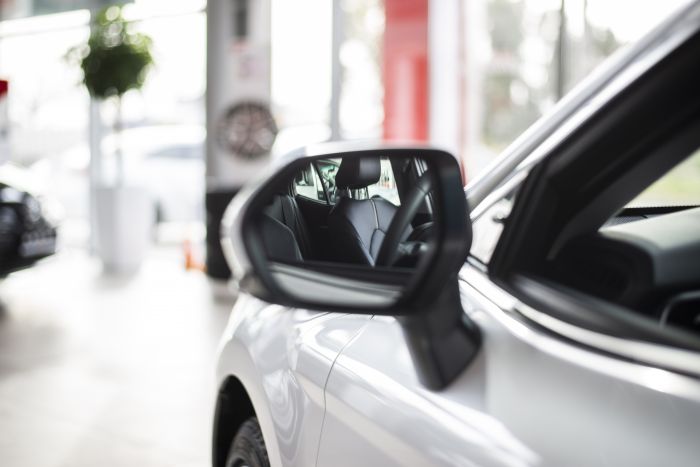 Автомобили в России подорожают на 25% из-за ужесточения правил утильсбора