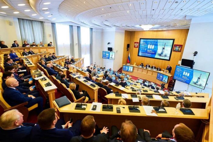 Руслан Кухарук выступил с первым годовым отчетом о работе перед думой Югры. О чем рассказал губернатор?