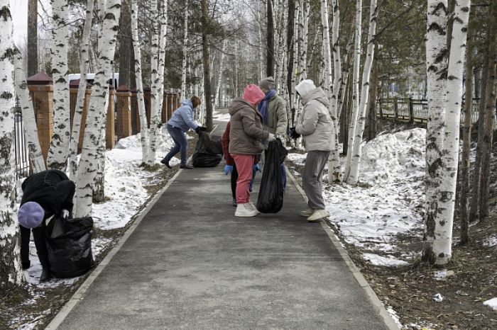 В Сургутском районе проходят весенние субботники