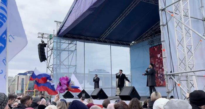 ​В Сургуте прошел концерт в честь Праздника Весны и Труда // ВИДЕОФАКТ
