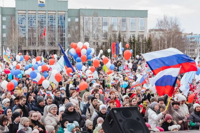 Сургутяне отметили День весны и труда большим концертом