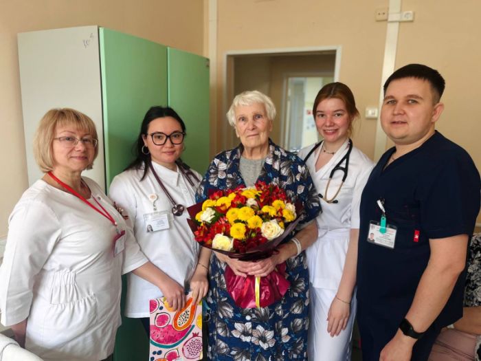 ​Юбилей под стук сердца: в Сургуте 84-летней пациентке провели операцию по замене клапана
