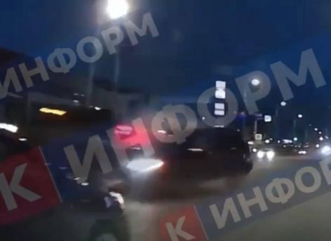 ​В Сургуте произошла авария с участием трех автомобилей