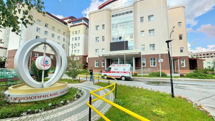 Врачи Сургута провели двадцатичасовую операцию на сердце в День Победы