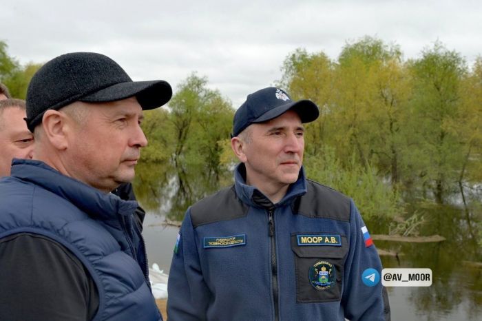 ​Александр Моор лично проконтролировал ситуацию с паводком в Абатском районе