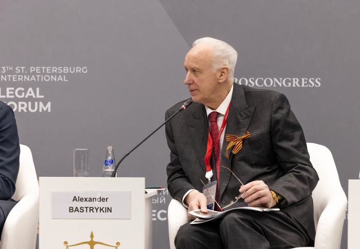 ​Бастрыкин: мигранты должны работать по контракту и жить за счет работодателя
