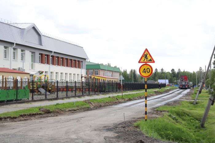 ​В Тюменской области приводят в порядок дороги, ведущие к социальным объектам