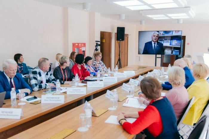 ​Финно-угорские писатели в третий раз собрались в Югре на большую конференцию