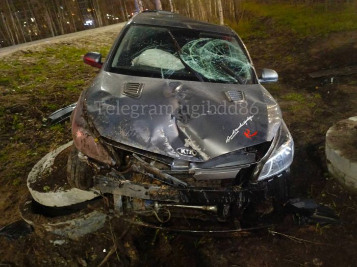 ​В Сургуте водитель Lada проехала на красный и спровоцировала ДТП с пострадавшим