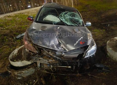 ​В Сургуте водитель Lada проехала на красный и спровоцировала ДТП с пострадавшим
