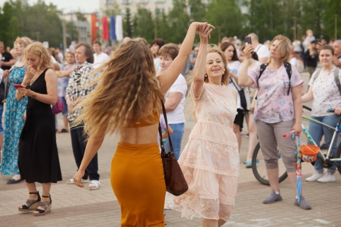 История, музыка и танцы: Сургут масштабно отметит День России и День города