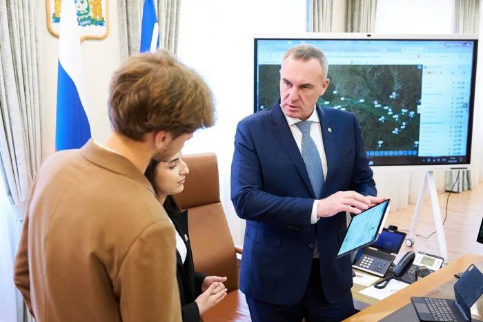 В Югре школьники проходят стажировку в стенах регионального правительства