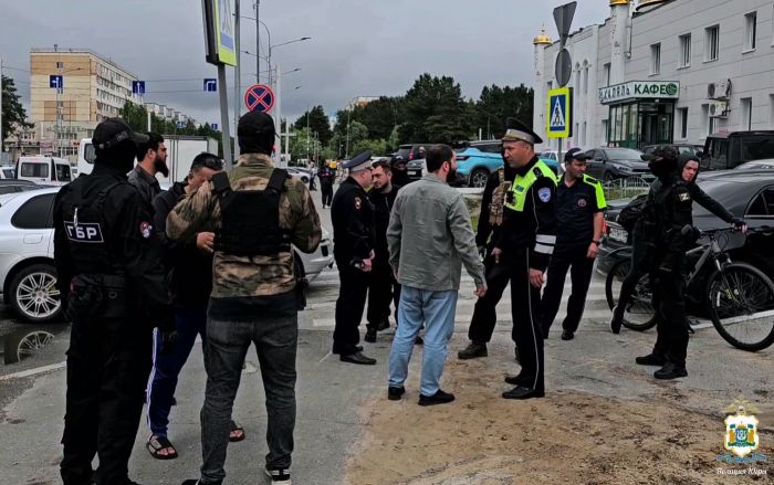 Тонировки, стоянки, мигранты: в Сургуте прошел масштабный полицейский рейд